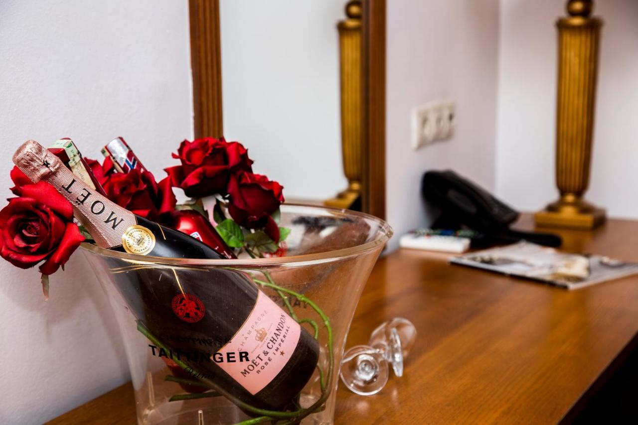 Mountain Boutique Family Hotel Девін Екстер'єр фото