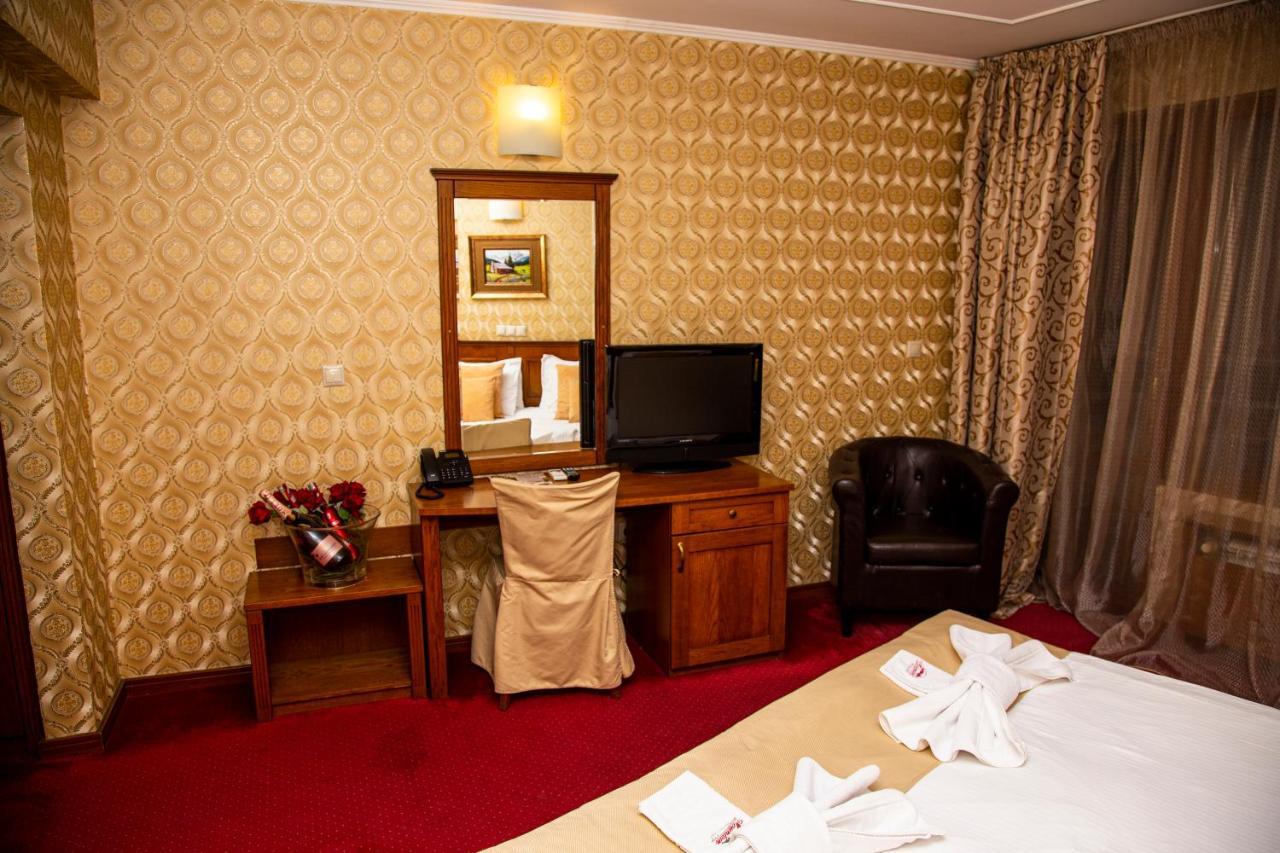 Mountain Boutique Family Hotel Девін Екстер'єр фото