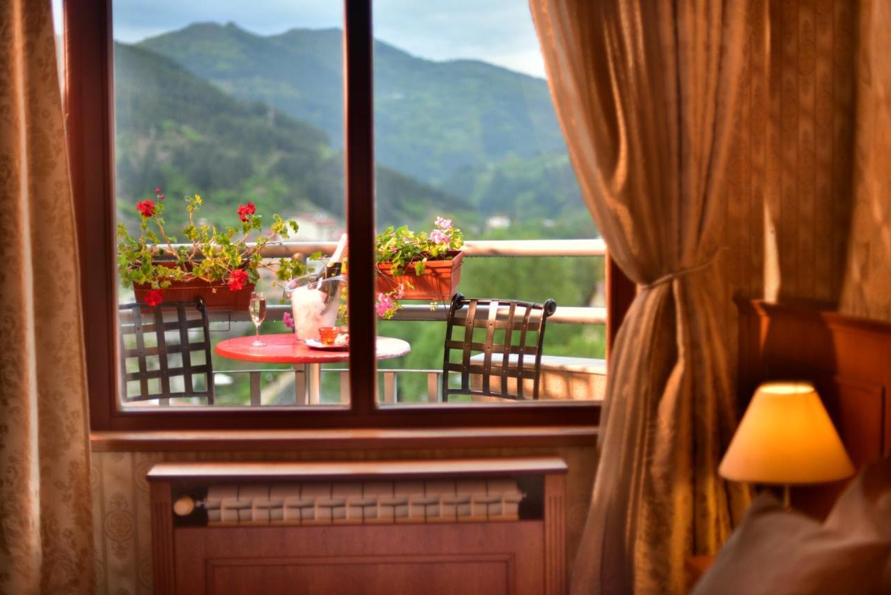 Mountain Boutique Family Hotel Девін Екстер'єр фото
