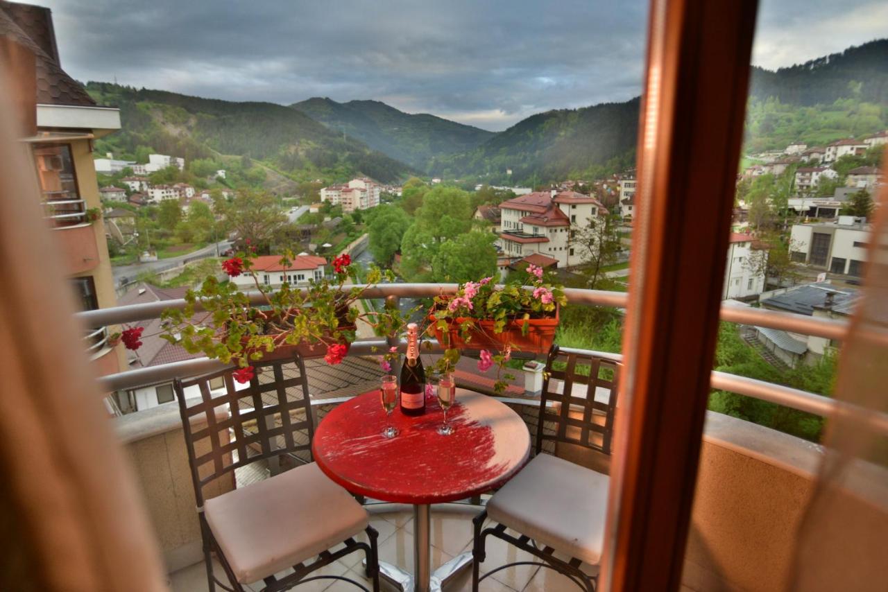 Mountain Boutique Family Hotel Девін Екстер'єр фото